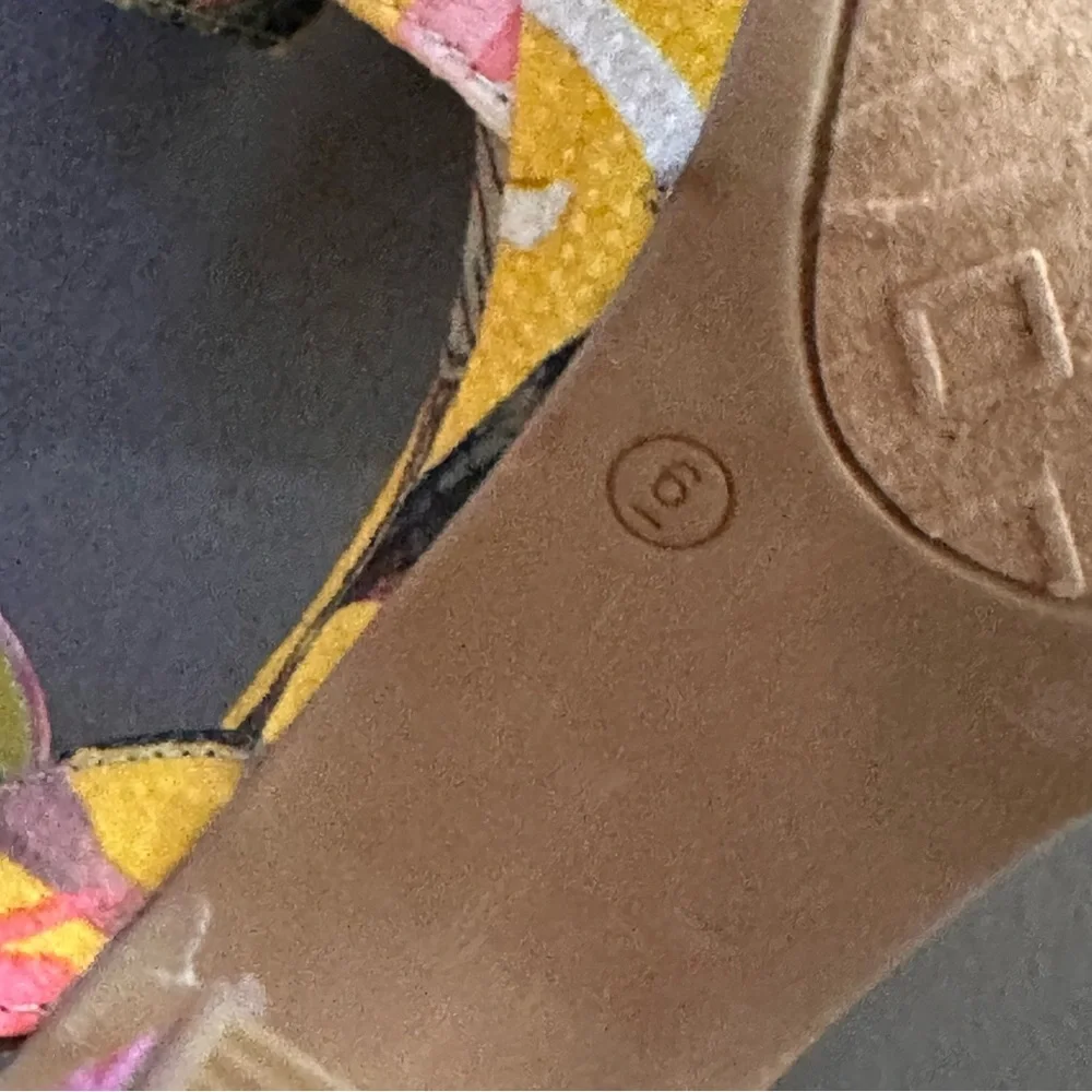 Nine West vallen Strappy platform heels in yellow tropical sz 6